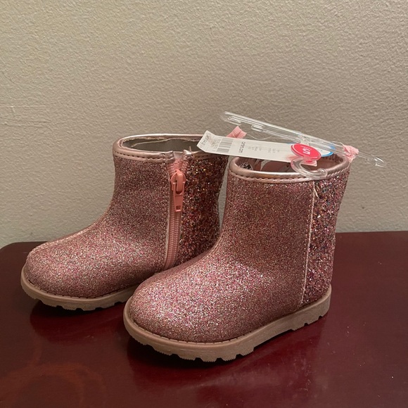 Carter’s Boots - Picture 1 of 4